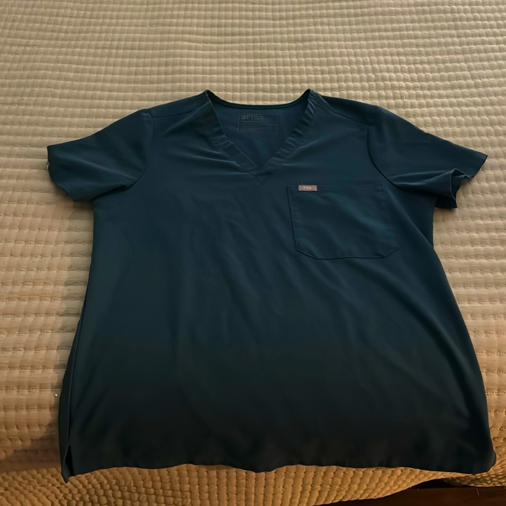 Figs Green scrub top size M